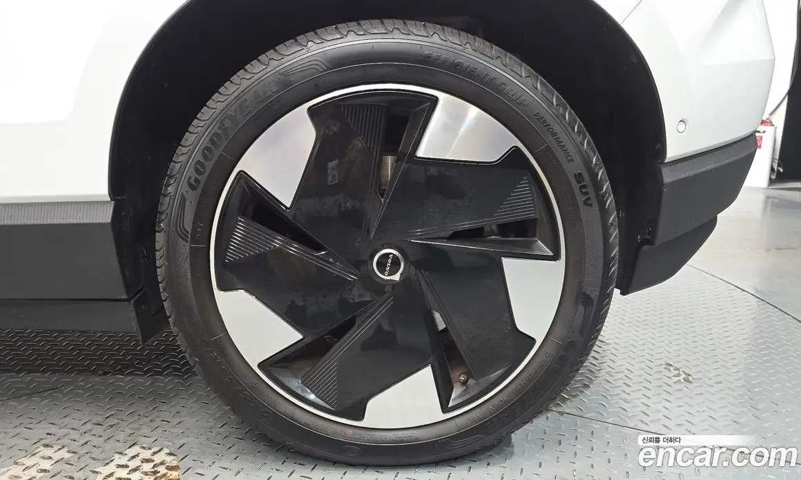 Volvo EX30 2025 0.2 автомат (гидро), фото 6 Volvo EX30 2025 0.2 автомат (гидро), фото 6