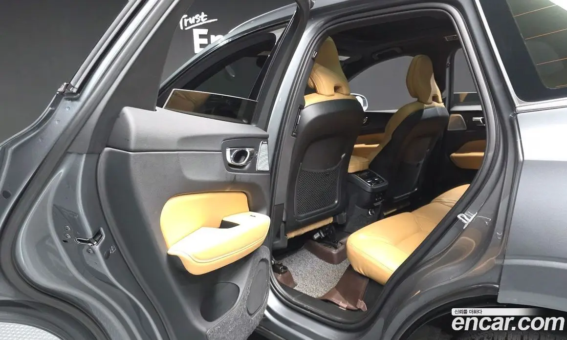 Volvo XC60 2019 2.0 автомат (гидро), фото 16 Volvo XC60 2019 2.0 автомат (гидро), фото 16