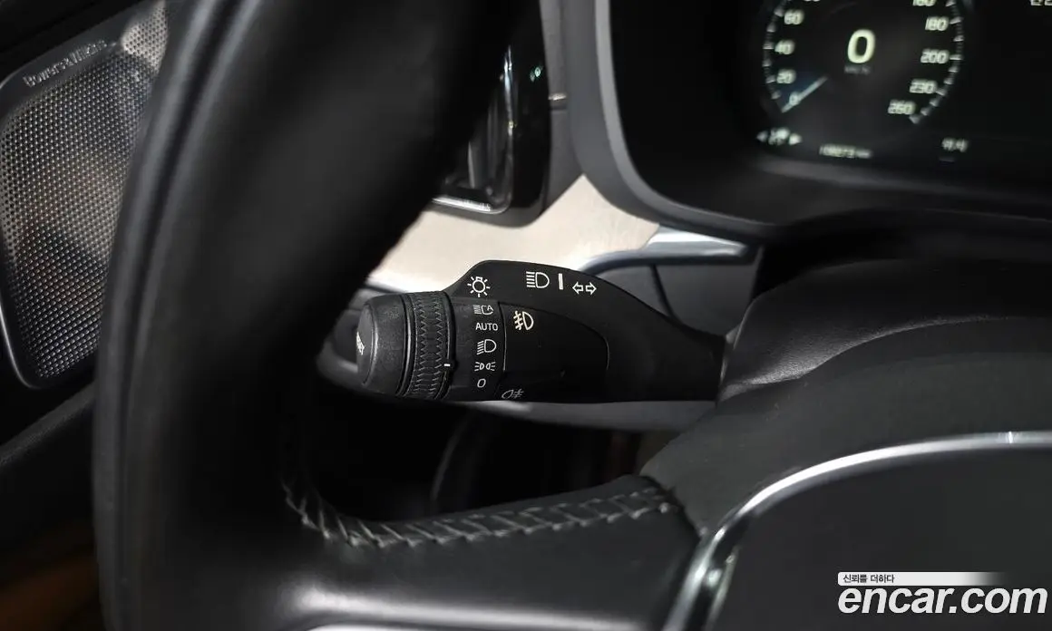 Volvo XC60 2019 2.0 автомат (гидро), фото 30 Volvo XC60 2019 2.0 автомат (гидро), фото 30