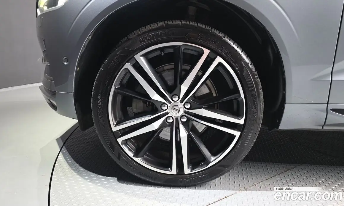 Volvo XC60 2019 2.0 автомат (гидро), фото 5 Volvo XC60 2019 2.0 автомат (гидро), фото 5