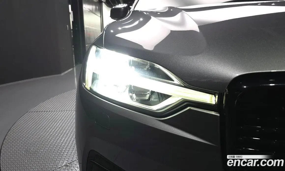 Volvo XC60 2019 2.0 автомат (гидро), фото 8 Volvo XC60 2019 2.0 автомат (гидро), фото 8