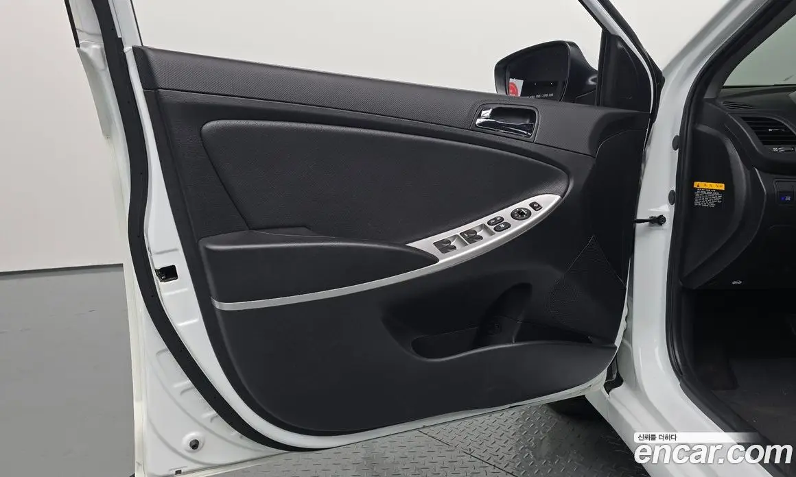 Hyundai Accent 2012 1.6 автомат (гидро), фото 13 Hyundai Accent 2012 1.6 автомат (гидро), фото 13