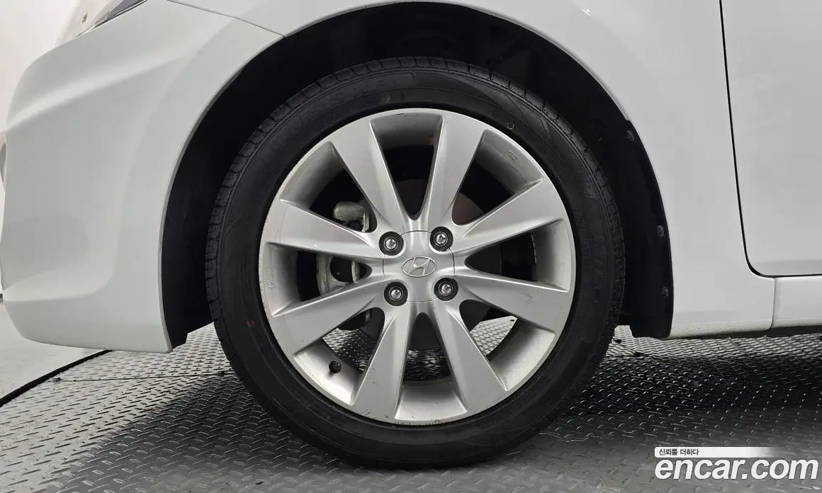 Hyundai Accent 2012 1.6 автомат (гидро), фото 4 Hyundai Accent 2012 1.6 автомат (гидро), фото 4