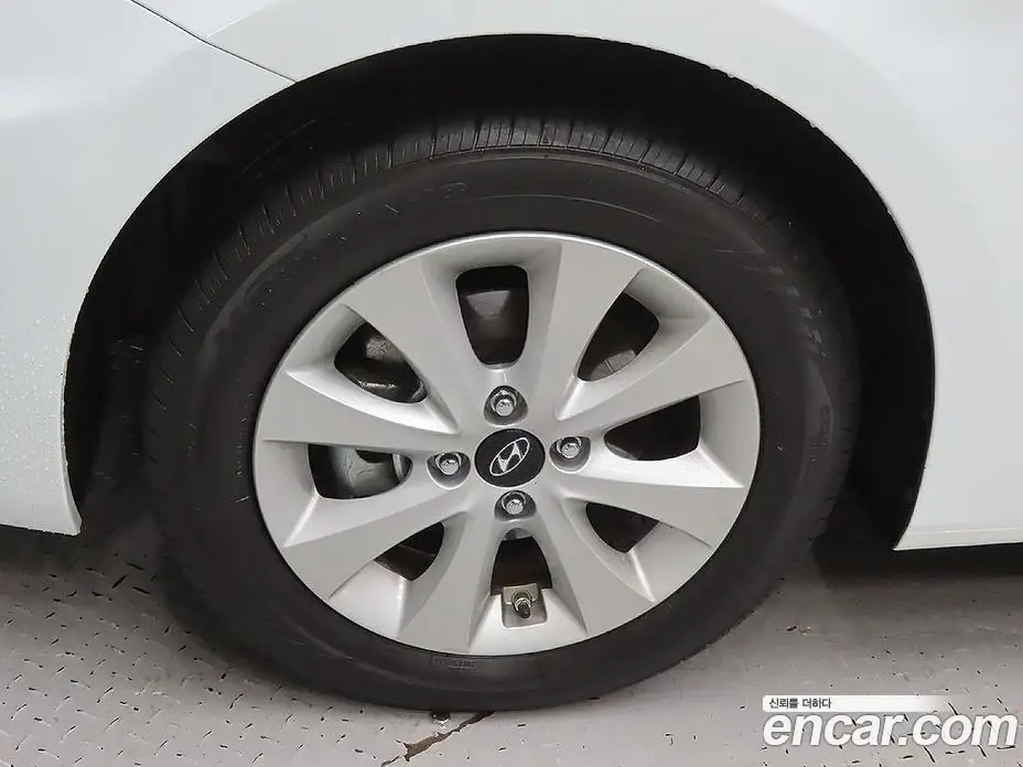 Hyundai Accent 2015 1.4 автомат (гидро), фото 5