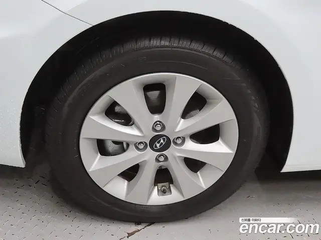 Hyundai Accent 2015 1.4 автомат (гидро), миниатюра 5