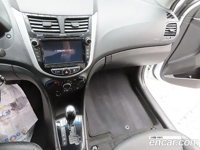 Hyundai Accent 2015 1.4 автомат (гидро), миниатюра 7
