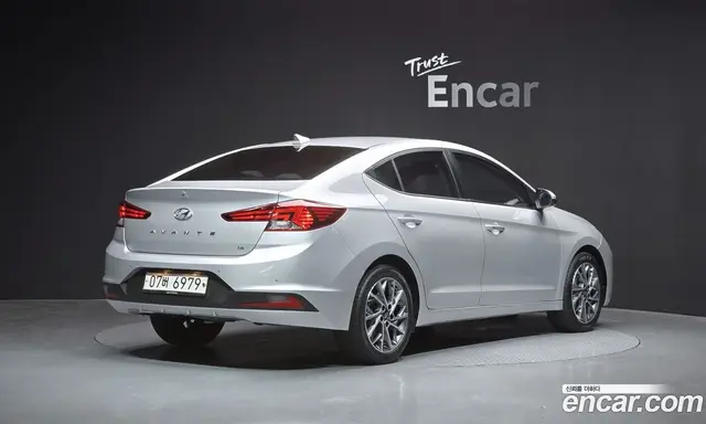 Hyundai Avante 2018 1.6 автомат (гидро), миниатюра 2