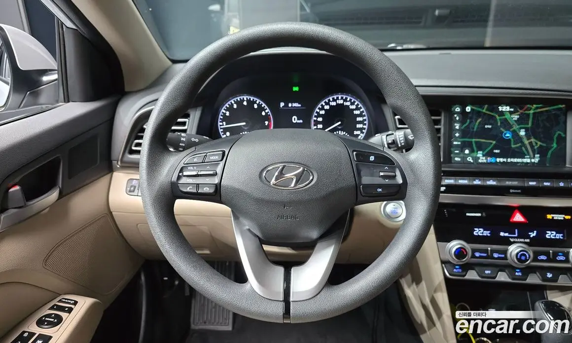Hyundai Avante 2018 1.6 автомат (гидро), фото 13
