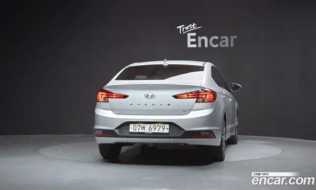 Hyundai Avante 2018 1.6 автомат (гидро), миниатюра 4