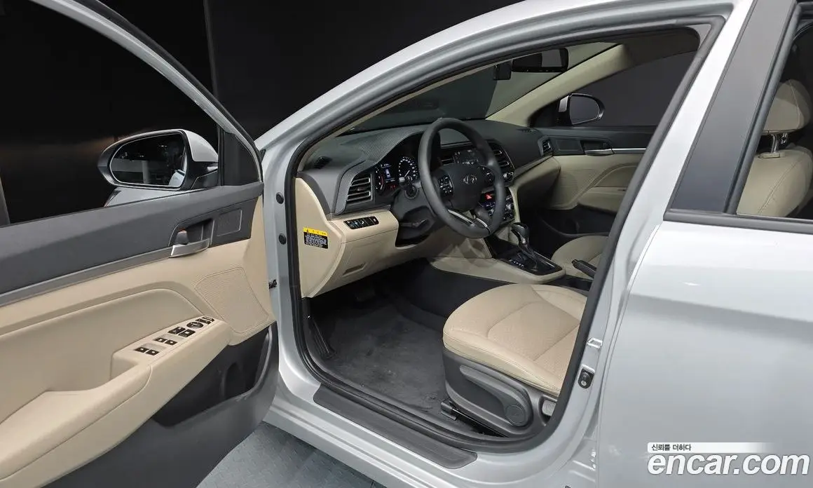 Hyundai Avante 2018 1.6 автомат (гидро), фото 10