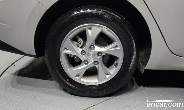 Hyundai Avante 2020 1.6 автомат (гидро), миниатюра 4 Hyundai Avante 2020 1.6 автомат (гидро), миниатюра 4