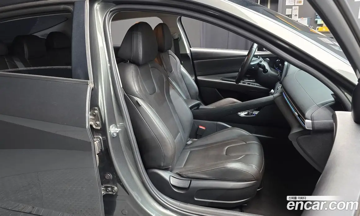 Hyundai Avante 2023 1.6 автомат (гидро), фото 17 Hyundai Avante 2023 1.6 автомат (гидро), фото 17