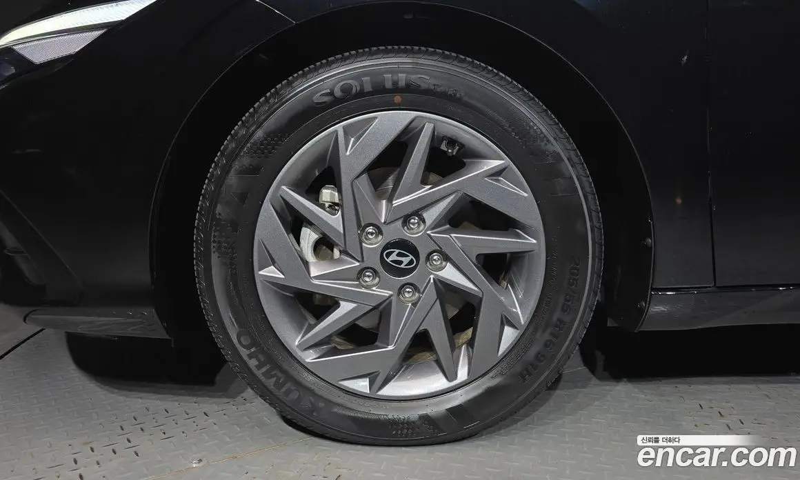 Hyundai Avante 2023 1.6 автомат (гидро), фото 5