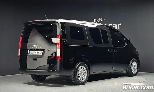 Hyundai Staria 2022 3.5 автомат (гидро), миниатюра 1
