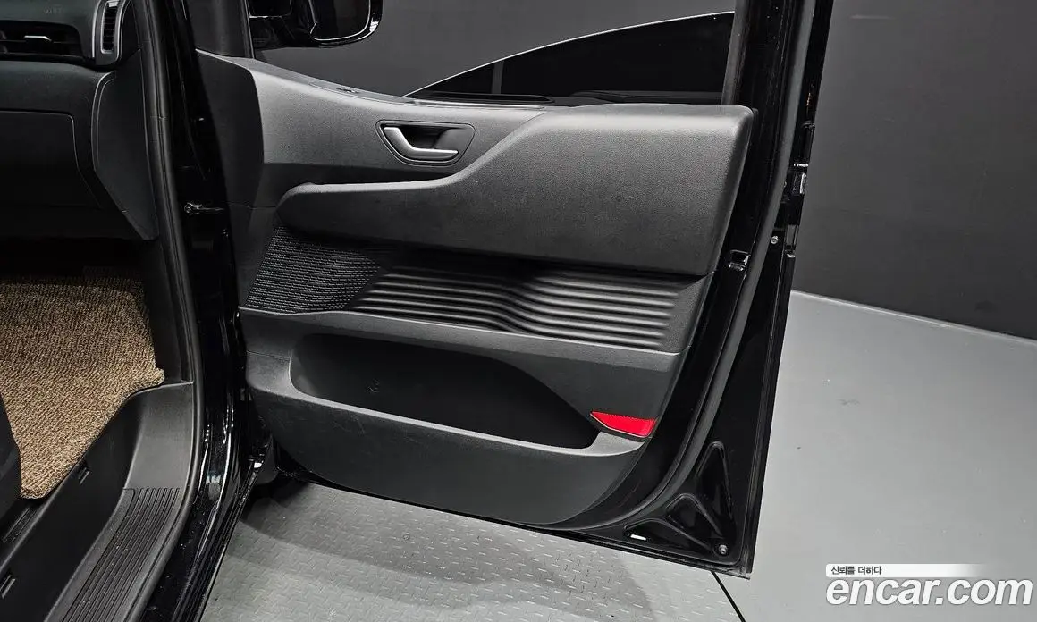 Hyundai Staria 2022 3.5 автомат (гидро), фото 14