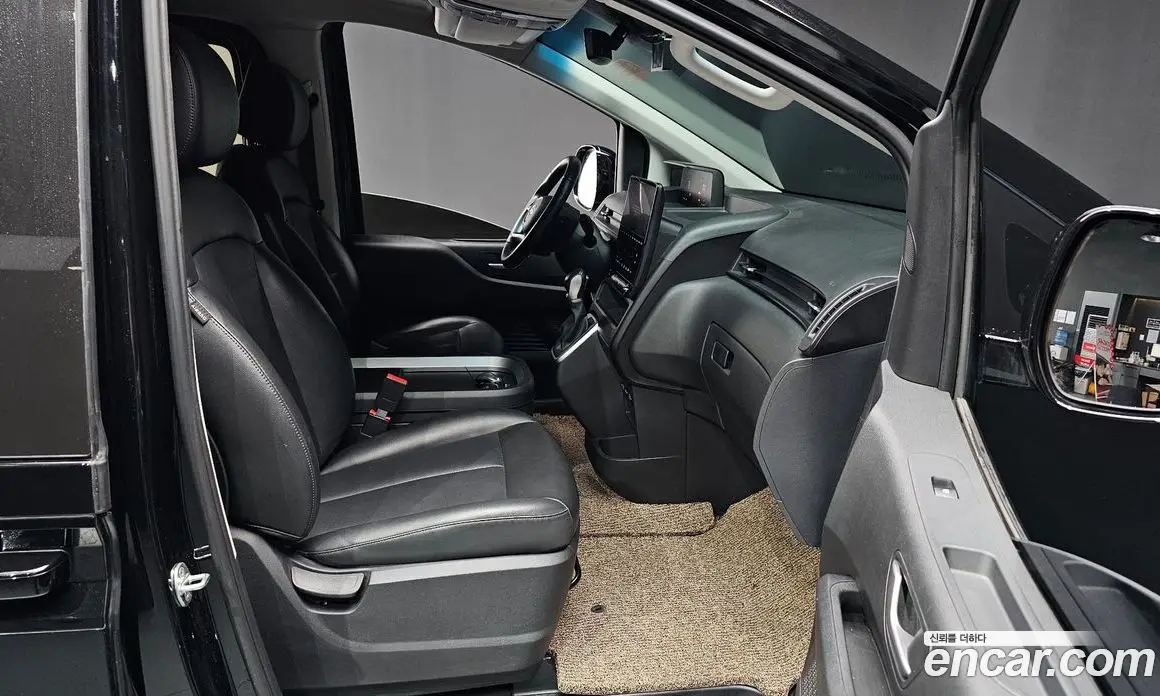 Hyundai Staria 2022 3.5 автомат (гидро), фото 15