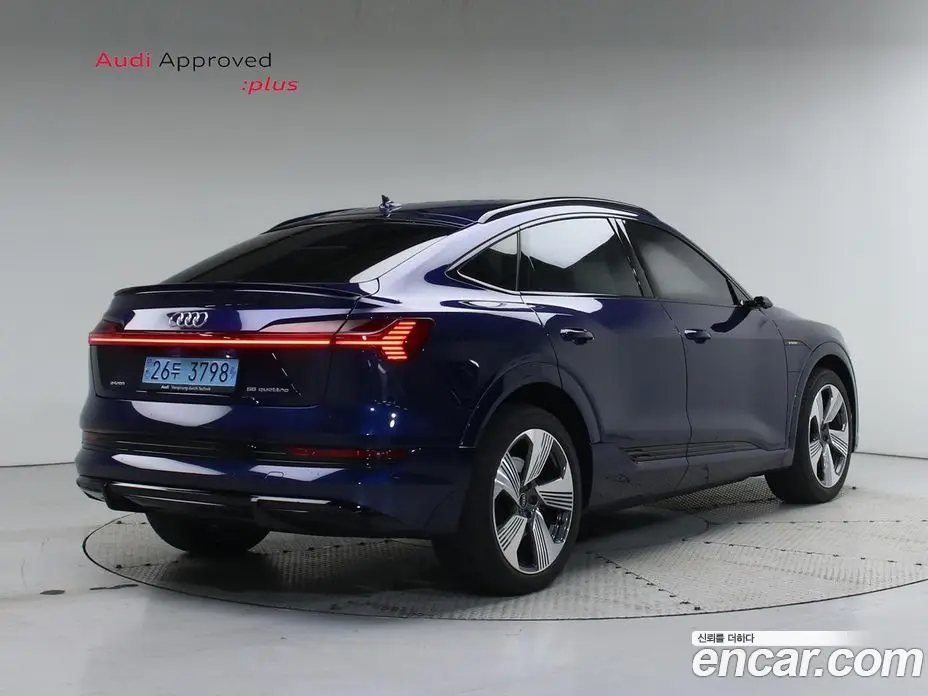 Audi e-tron 2022 1.0 автомат (гидро), фото 2 Audi e-tron 2022 1.0 автомат (гидро), фото 2