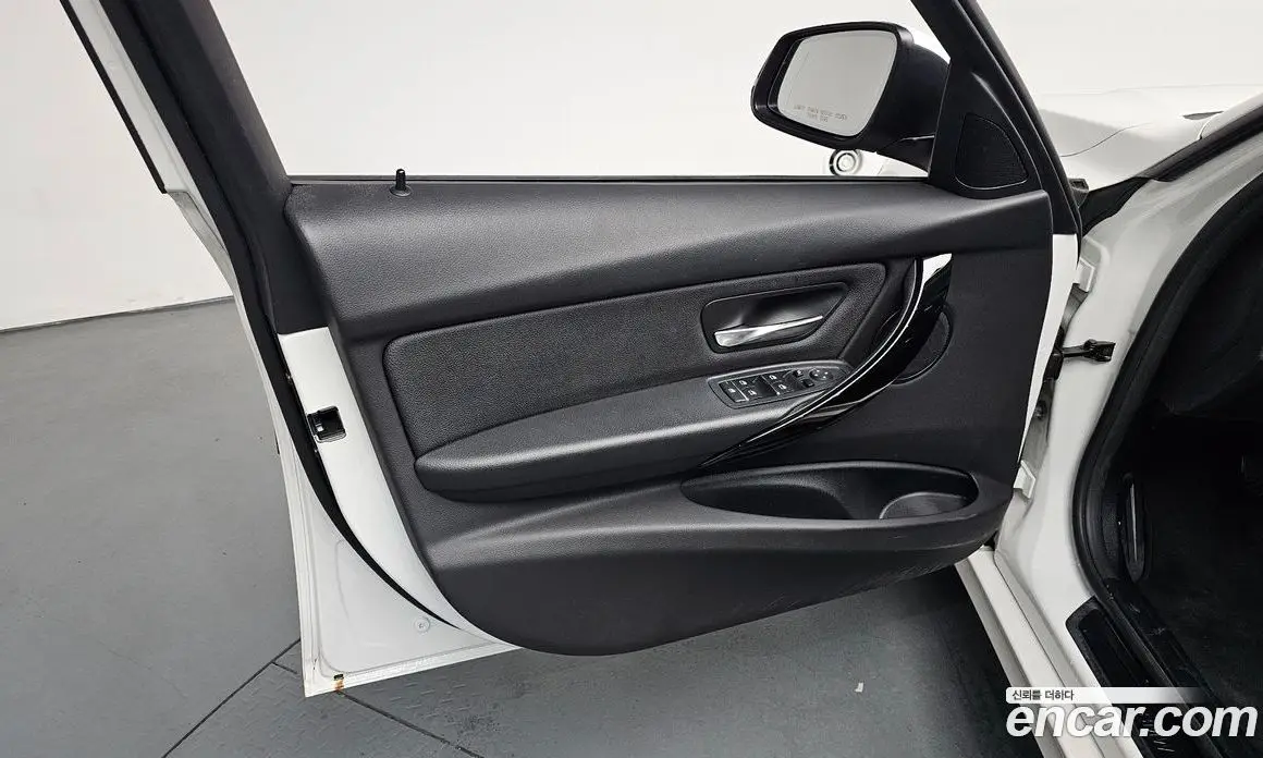 BMW 3 серия 2018 2.0 автомат (гидро), фото 13 BMW 3 серия 2018 2.0 автомат (гидро), фото 13