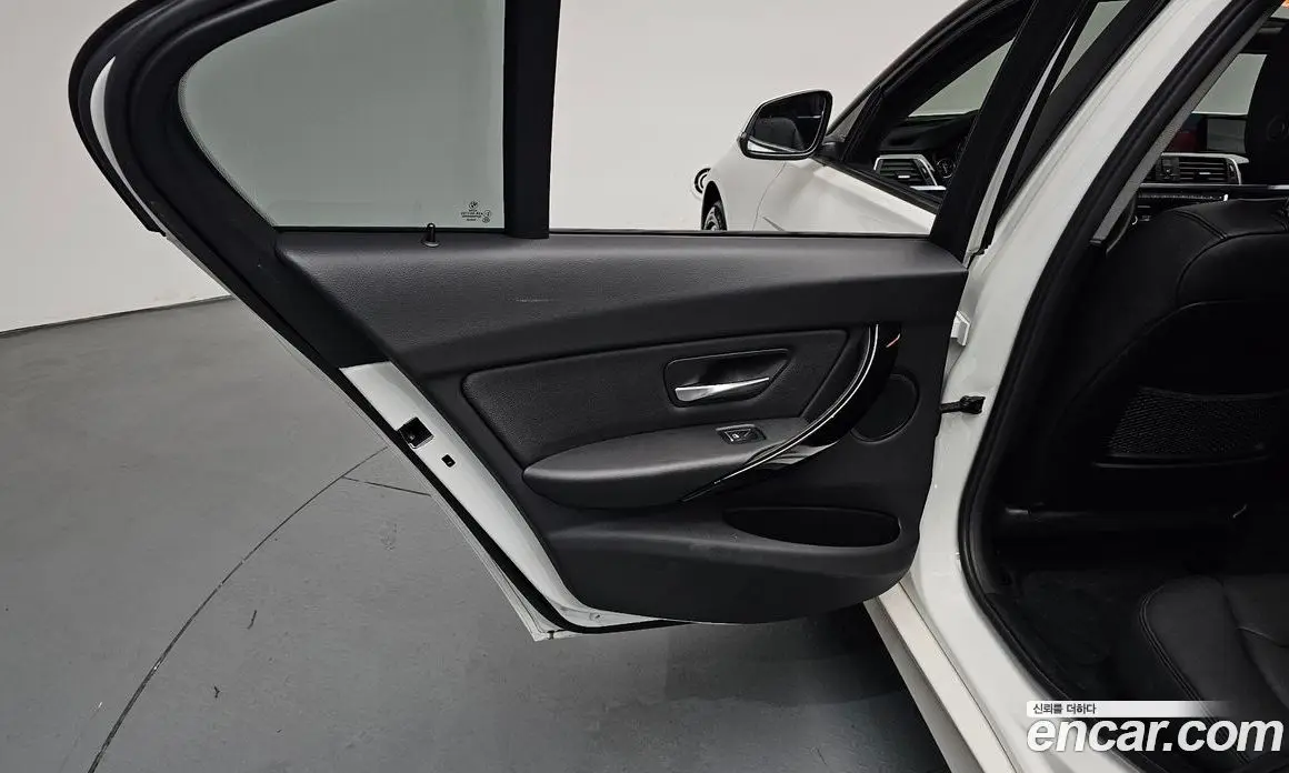 BMW 3 серия 2018 2.0 автомат (гидро), фото 14 BMW 3 серия 2018 2.0 автомат (гидро), фото 14