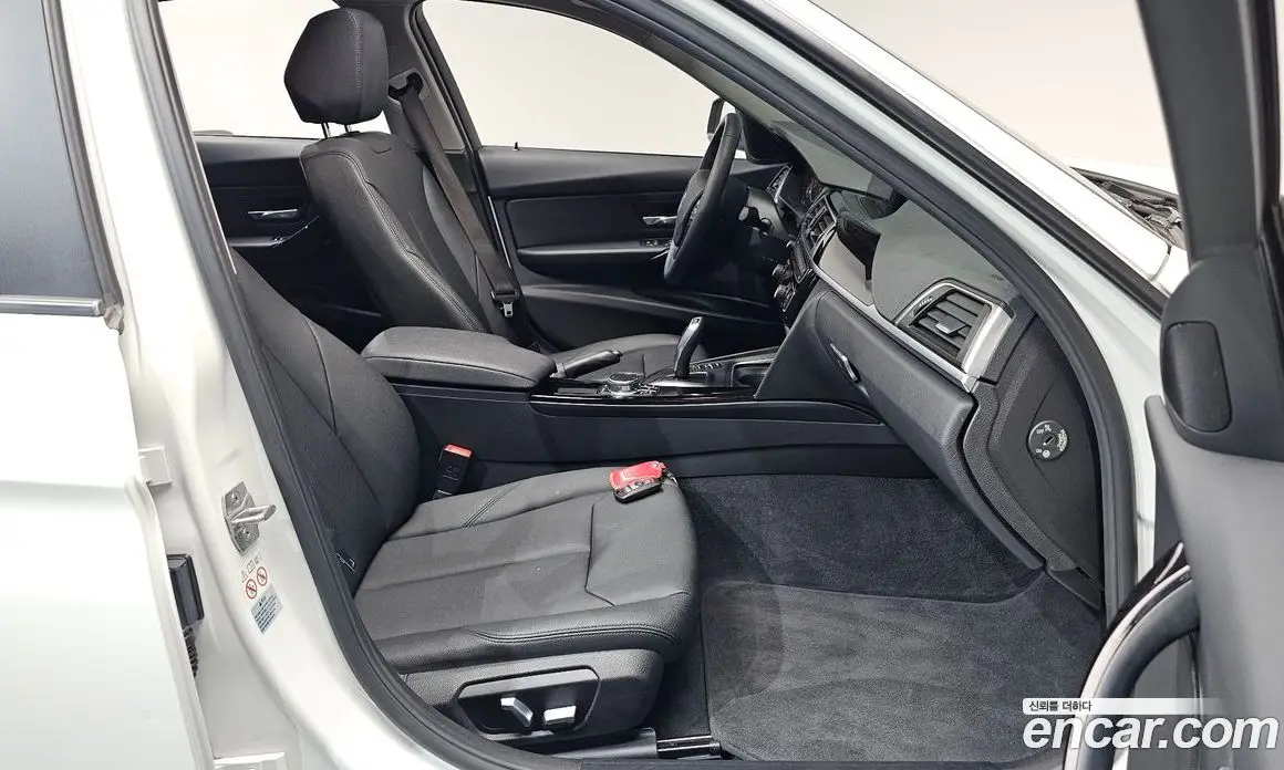 BMW 3 серия 2018 2.0 автомат (гидро), фото 15 BMW 3 серия 2018 2.0 автомат (гидро), фото 15