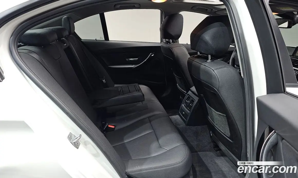 BMW 3 серия 2018 2.0 автомат (гидро), фото 17 BMW 3 серия 2018 2.0 автомат (гидро), фото 17