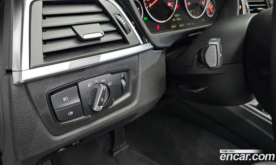 BMW 3 серия 2018 2.0 автомат (гидро), фото 32 BMW 3 серия 2018 2.0 автомат (гидро), фото 32