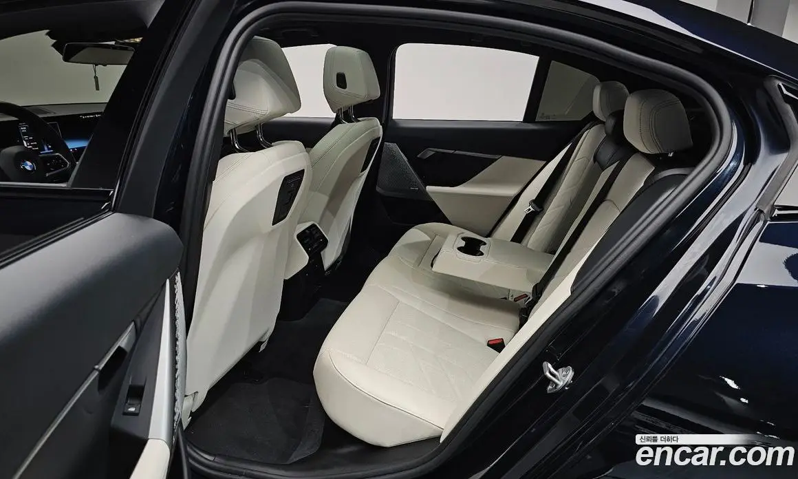 BMW 5 серия 2024 2.0 автомат (гидро), фото 16 BMW 5 серия 2024 2.0 автомат (гидро), фото 16