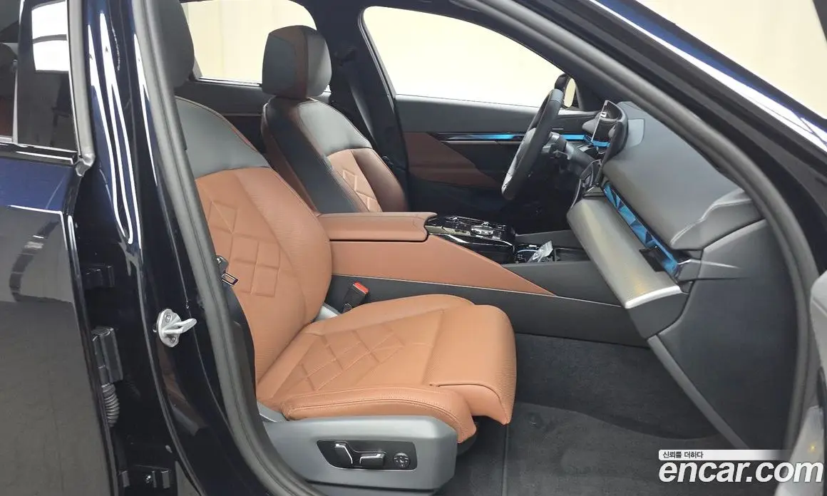 BMW 5 серия 2025 2.0 автомат (гидро), фото 17