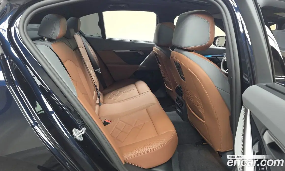 BMW 5 серия 2025 2.0 автомат (гидро), фото 18