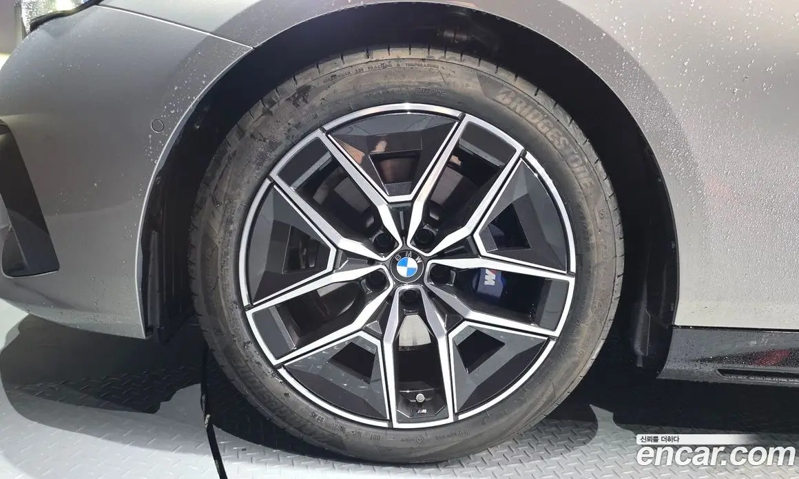 BMW 5 серия 2025 2.0 автомат (гидро), фото 5