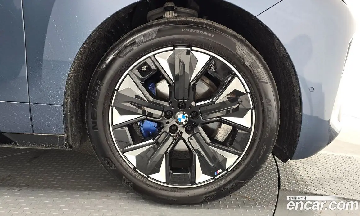 BMW iX 2025 0.3 автомат (гидро), фото 7
