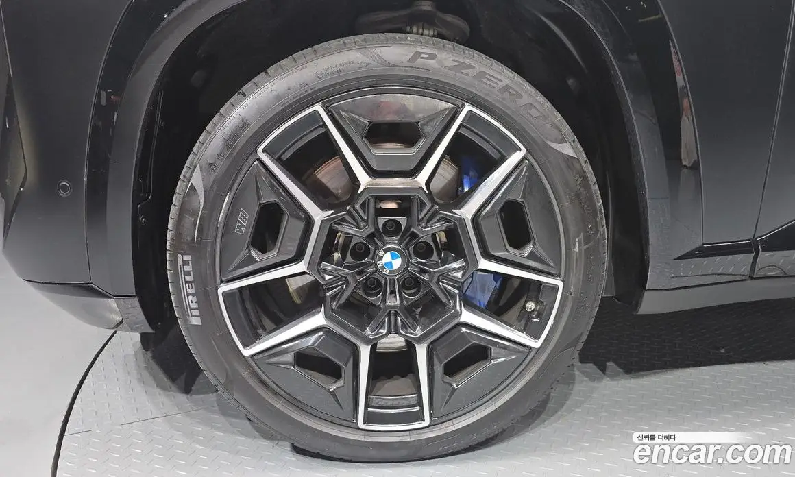 BMW XM 2023 4.4 автомат (гидро), фото 5 BMW XM 2023 4.4 автомат (гидро), фото 5