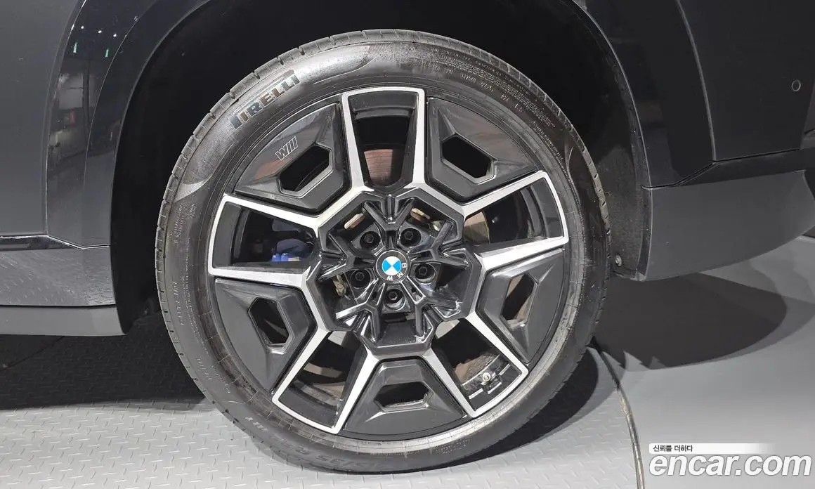 BMW XM 2023 4.4 автомат (гидро), фото 7 BMW XM 2023 4.4 автомат (гидро), фото 7