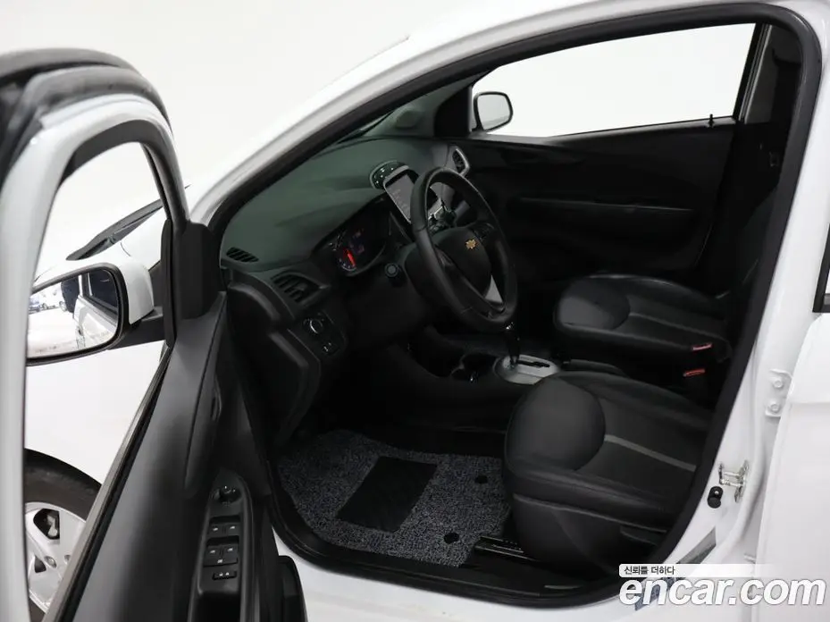 Chevrolet Spark 2022 1.0 автомат (гидро), фото 9