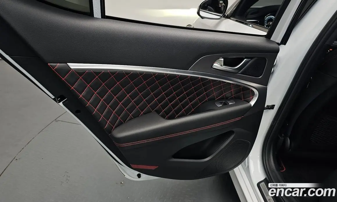 Genesis G70 2025 3.3 автомат (гидро), фото 14 Genesis G70 2025 3.3 автомат (гидро), фото 14
