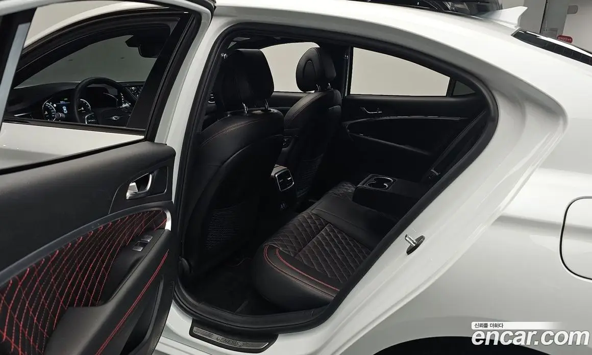 Genesis G70 2025 3.3 автомат (гидро), фото 16 Genesis G70 2025 3.3 автомат (гидро), фото 16