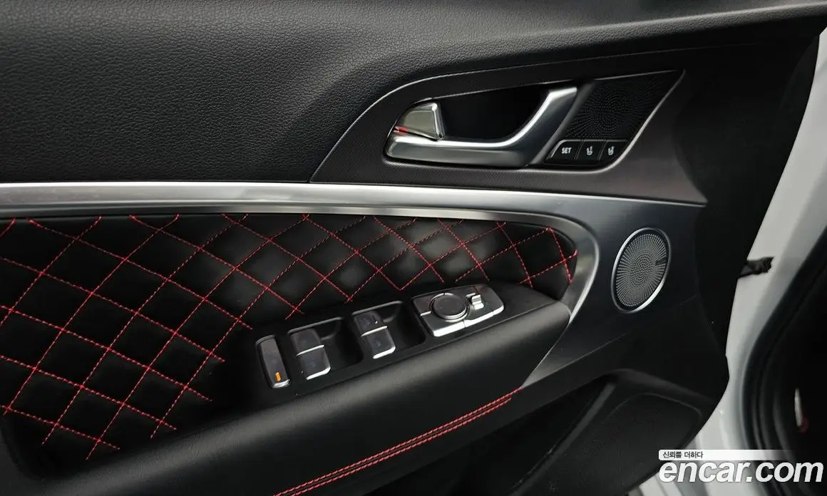 Genesis G70 2025 3.3 автомат (гидро), фото 22 Genesis G70 2025 3.3 автомат (гидро), фото 22