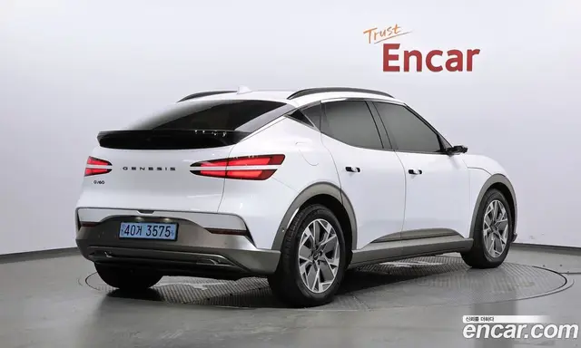 Genesis GV60 2022 0.1 автомат (гидро), миниатюра 2
