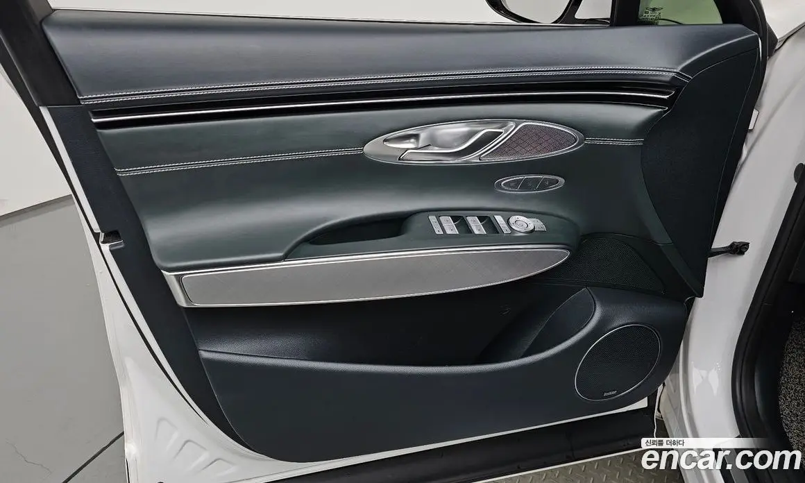 Genesis GV70 2022 0.1 автомат (гидро), фото 13