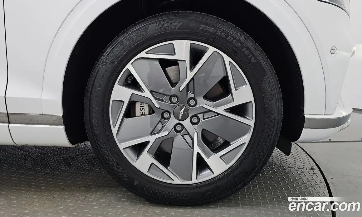 Genesis GV70 2022 0.1 автомат (гидро), фото 6