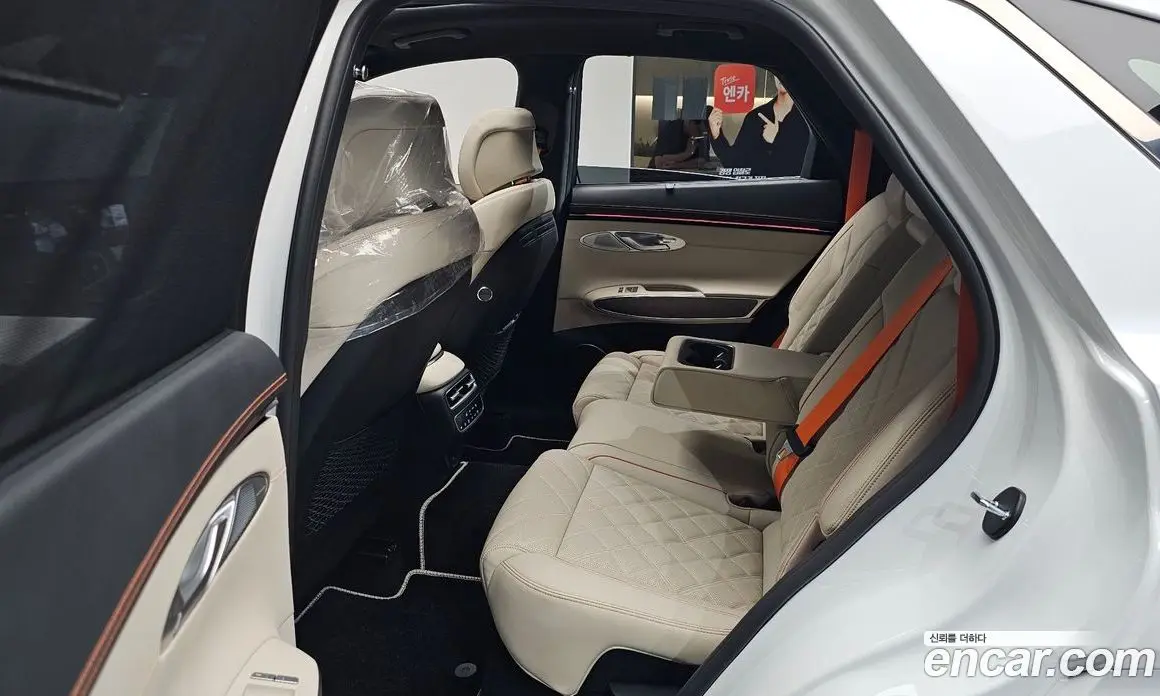 Genesis GV70 2025 3.5 автомат (гидро), фото 17 Genesis GV70 2025 3.5 автомат (гидро), фото 17