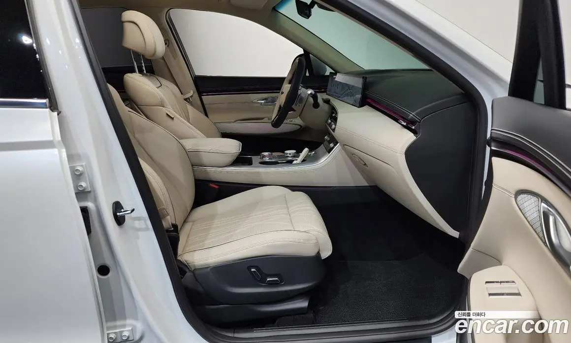 Genesis GV70 2026 2.5 автомат (гидро), фото 16 Genesis GV70 2026 2.5 автомат (гидро), фото 16