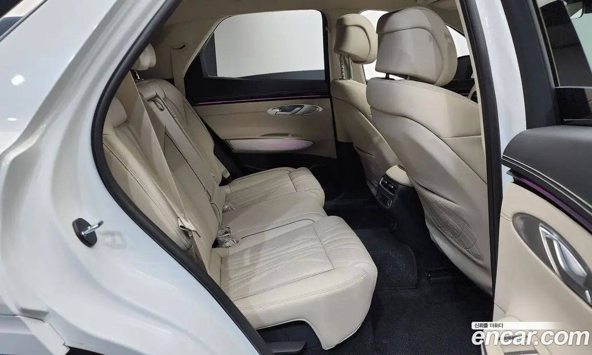 Genesis GV70 2026 2.5 автомат (гидро), фото 17 Genesis GV70 2026 2.5 автомат (гидро), фото 17