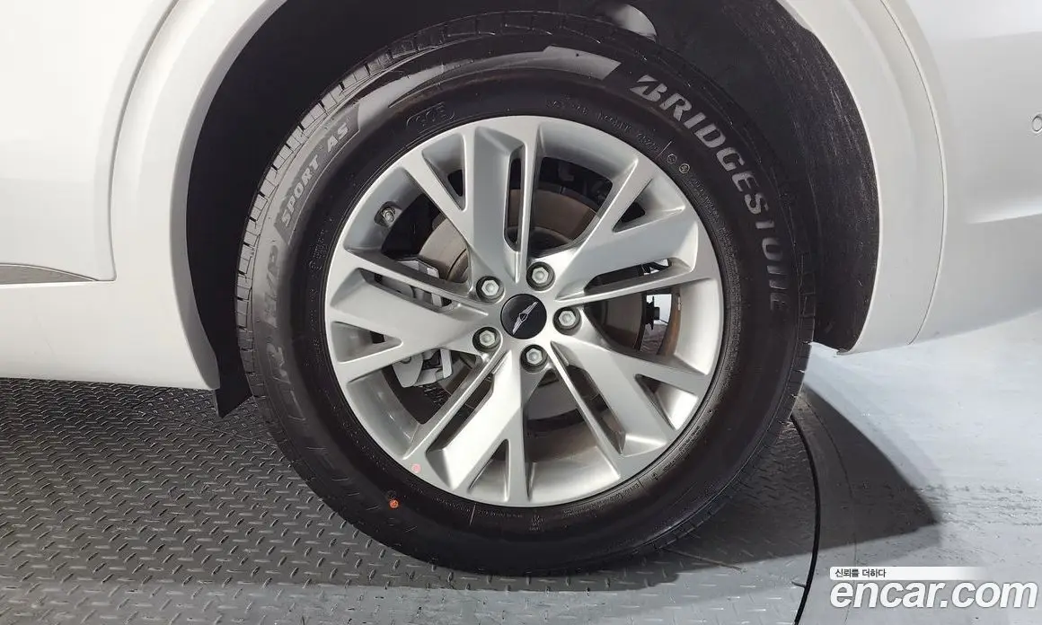 Genesis GV70 2026 2.5 автомат (гидро), фото 7 Genesis GV70 2026 2.5 автомат (гидро), фото 7