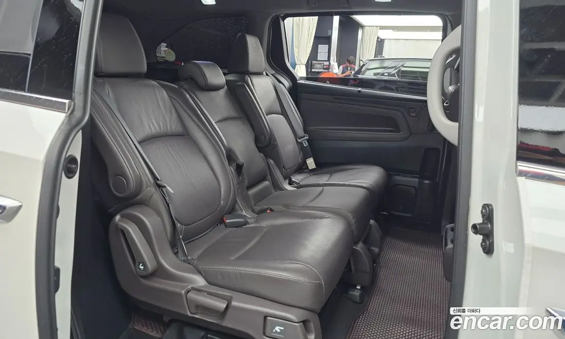 Honda Odyssey 2020 3.5 автомат (гидро), фото 17 Honda Odyssey 2020 3.5 автомат (гидро), фото 17