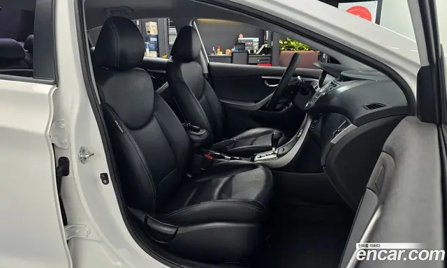Hyundai Avante 2011 1.6 автомат (гидро), миниатюра 12