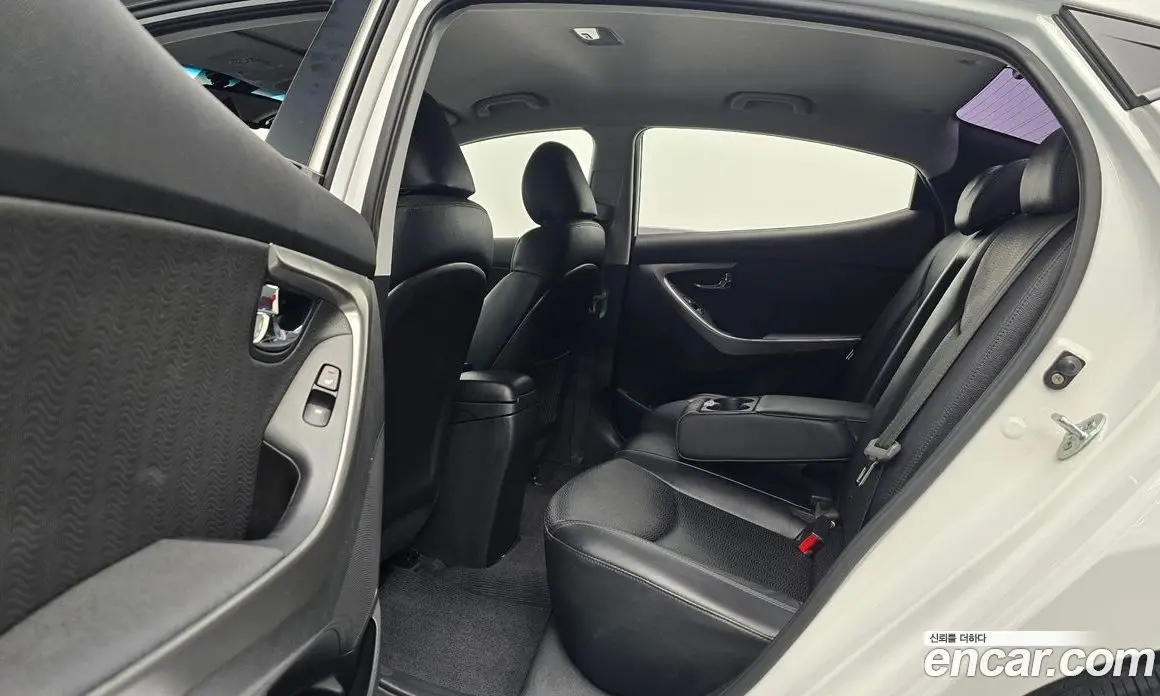 Hyundai Avante 2011 1.6 автомат (гидро), фото 17