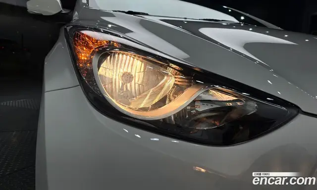 Hyundai Avante 2011 1.6 автомат (гидро), миниатюра 7