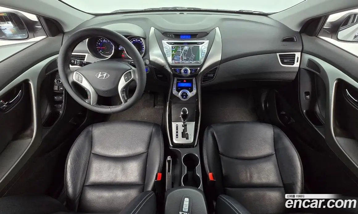 Hyundai Avante 2011 1.6 автомат (гидро), фото 9