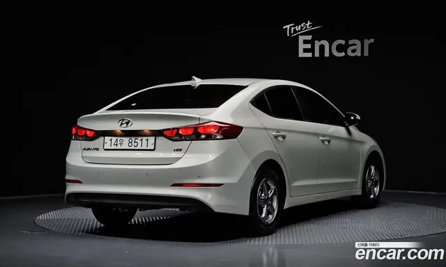 Hyundai Avante 2017 1.6 автомат (гидро), миниатюра 2 Hyundai Avante 2017 1.6 автомат (гидро), миниатюра 2